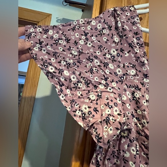 Prairie style Bloom Chic layered floral with flutter sleeves! Bohemian fullness! - Picture 3 of 12